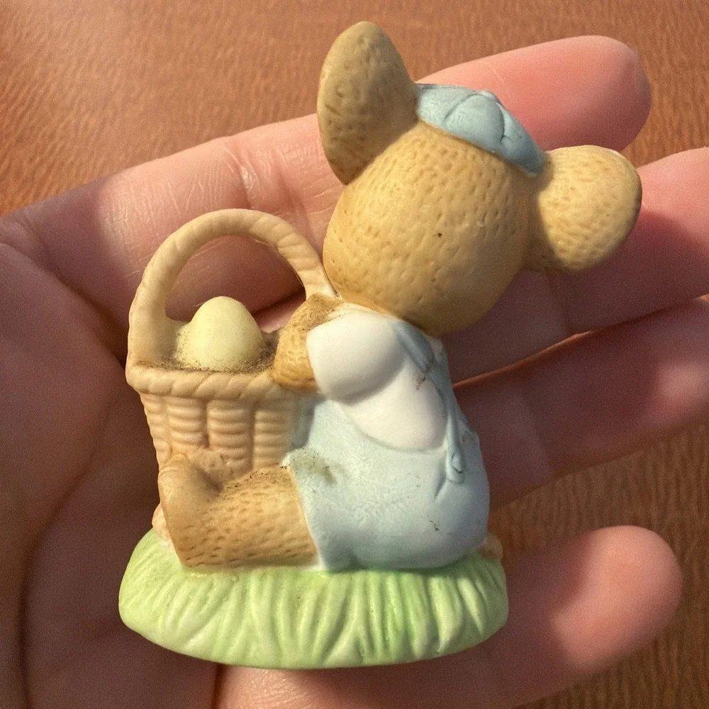 Vintage Enesco Bisque Country Calico Mouse‎ Holding Basket 1984 2